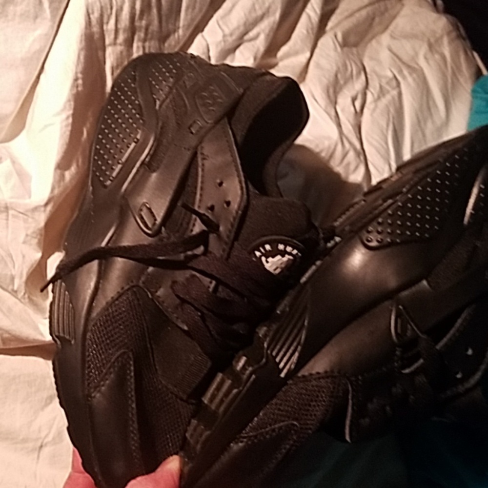 Shoes - Picture 5 of 6